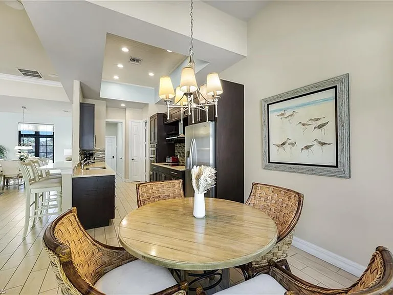 1243 Briarwood Ct — Photo 7