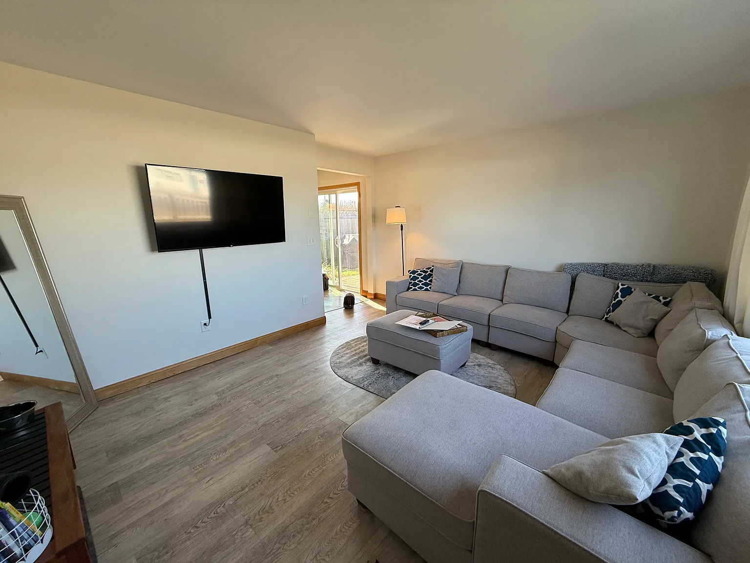 3 bed, 2000 sqft, $2,350 — Photo 3