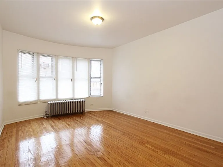 7653 S Loomis — Photo 9