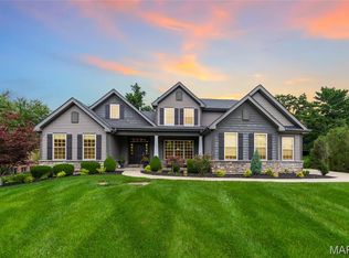 702 Champeix Ln, Saint Louis, MO 63141