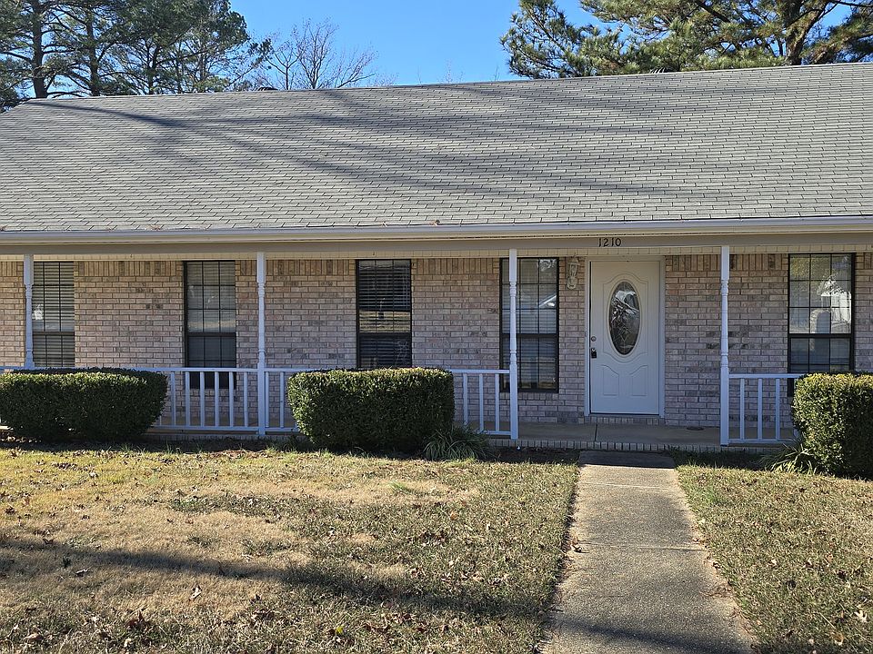 1st image of 1210 Edgewood Dr