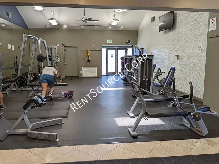 5525 Canoga Ave #123 — Photo 26