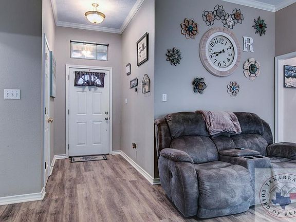 4th image of 1304 Arnold Ln