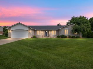 909 Langley Rd, Rochester Hills, MI 48309