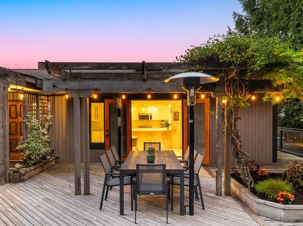 4615 Woodgreen Dr, West Vancouver, BC V7S 2V4