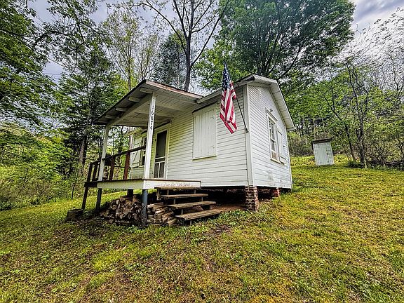 14th image of 16874 Trough Creek Dr