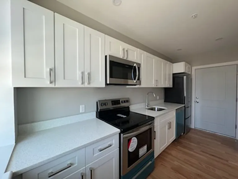 525 Clinton Ave — Photo 6