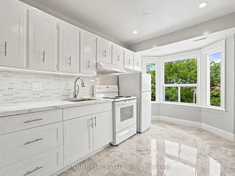 1228 Saint Clair Ave W #3 — Photo 7