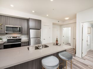Henday Suites, Edmonton, AB T5Y 3C5