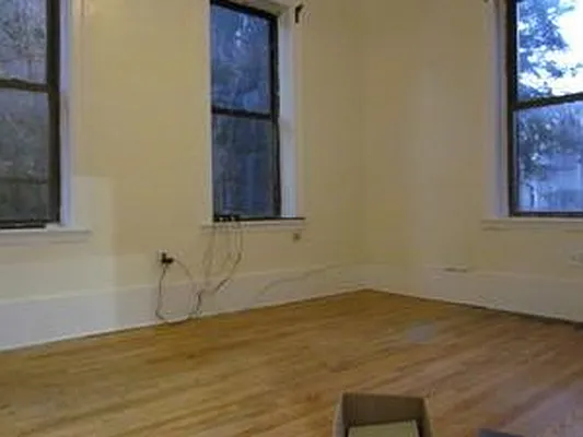 Rented by Loom Group | media 8