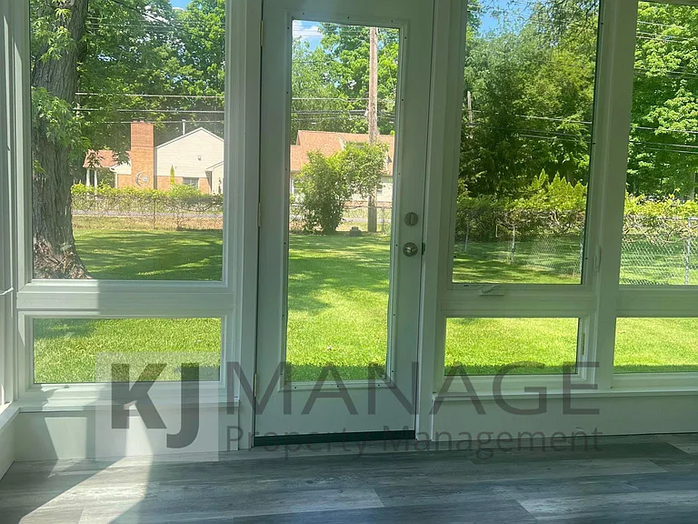 15631 Doris St — Photo 14