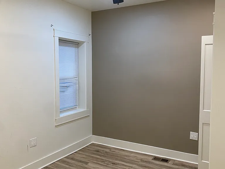 11 E Walnut St #1 — Photo 7