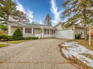 5601 Hawkes Dr, Edina, MN 55436