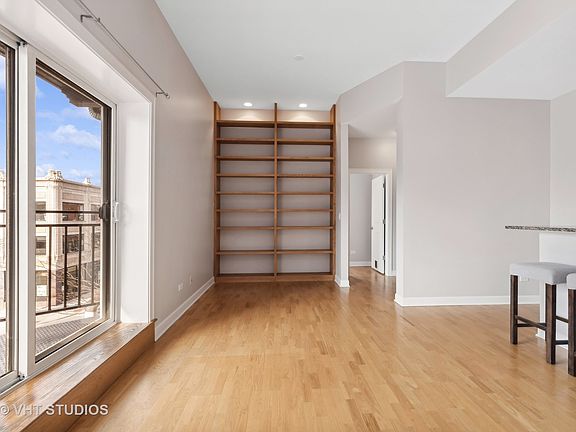 3rd image of 4801 N Winthrop Ave #5