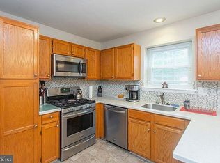 23 Victoria Dr, Aston, PA