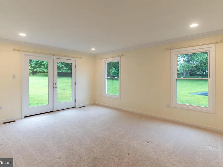 56 W Windrose Dr — Photo 9