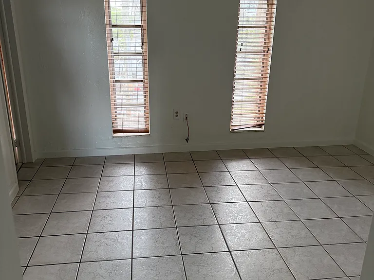 1330 W 54th St #215B — Photo 3