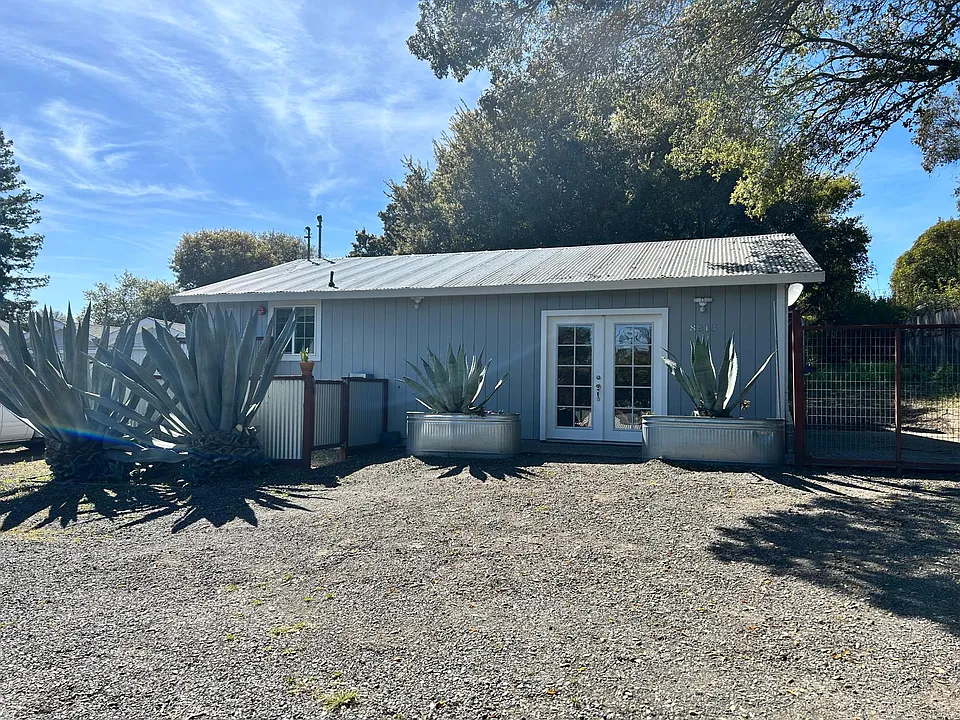 8813 Petaluma Hill Rd