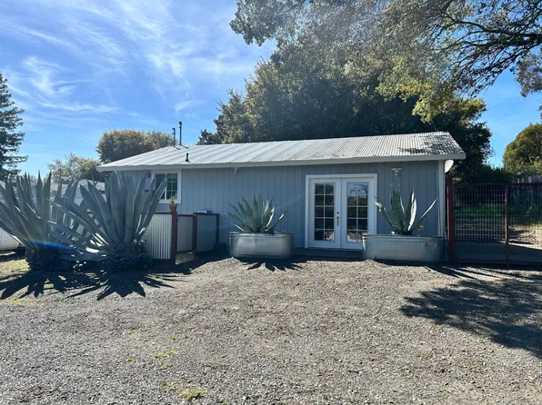 8813 Petaluma Hill Rd, Penngrove, CA 94951