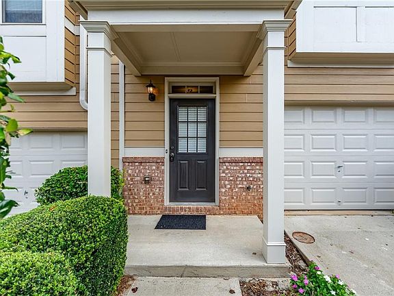 2nd image of 1790 Oakbrook Ln NW #8