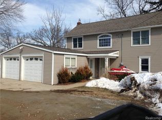 6200 Wertz Rd, Davisburg, MI 48350