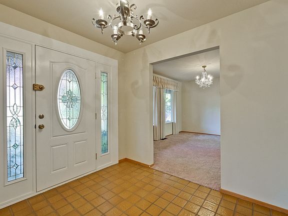 Entrance 1_mls_11262015