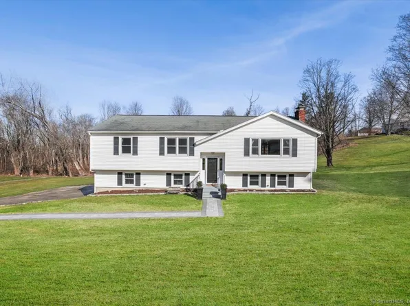 16 Coach Drive, Brookfield, CT 06804