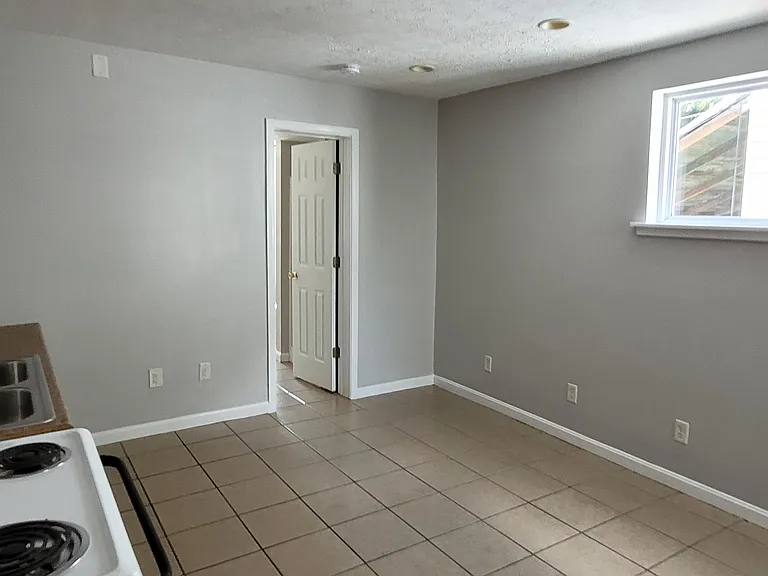 2310 W Broadway #1 — Photo 3