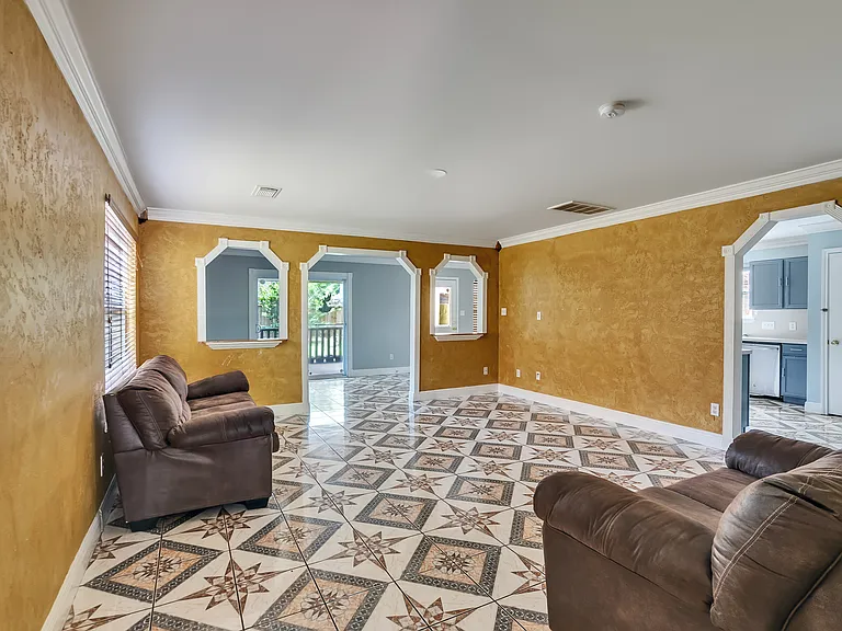 11319 Lindenloch Ln — Photo 29