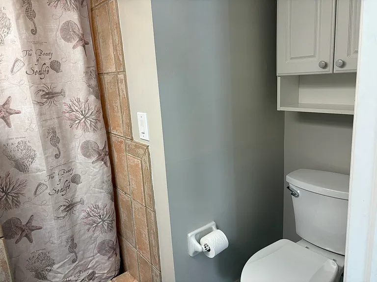 203 Esther St — Photo 33