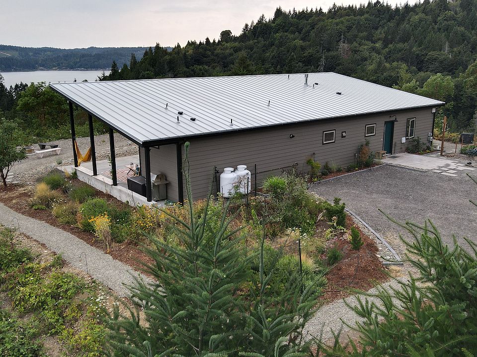1st image of 221 NE Myrlis Joy Dr