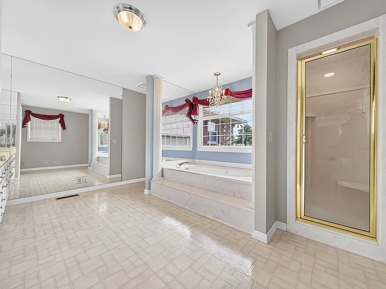 120 Briarwood Dr — Photo 49