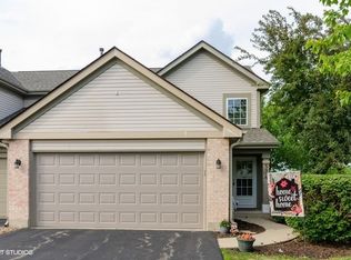 574 Lancaster Cir #21, Elgin, IL 60123