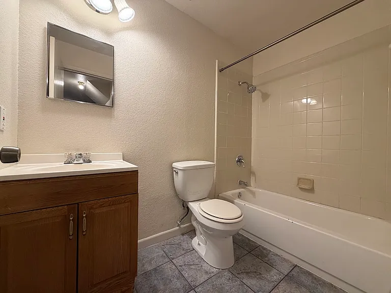 7654 Oak Chase — Photo 2