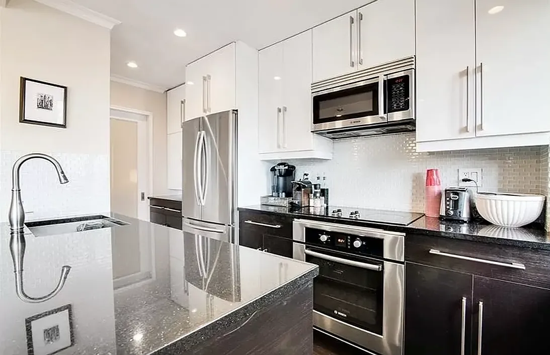 420 East 64th Street — Photo 4