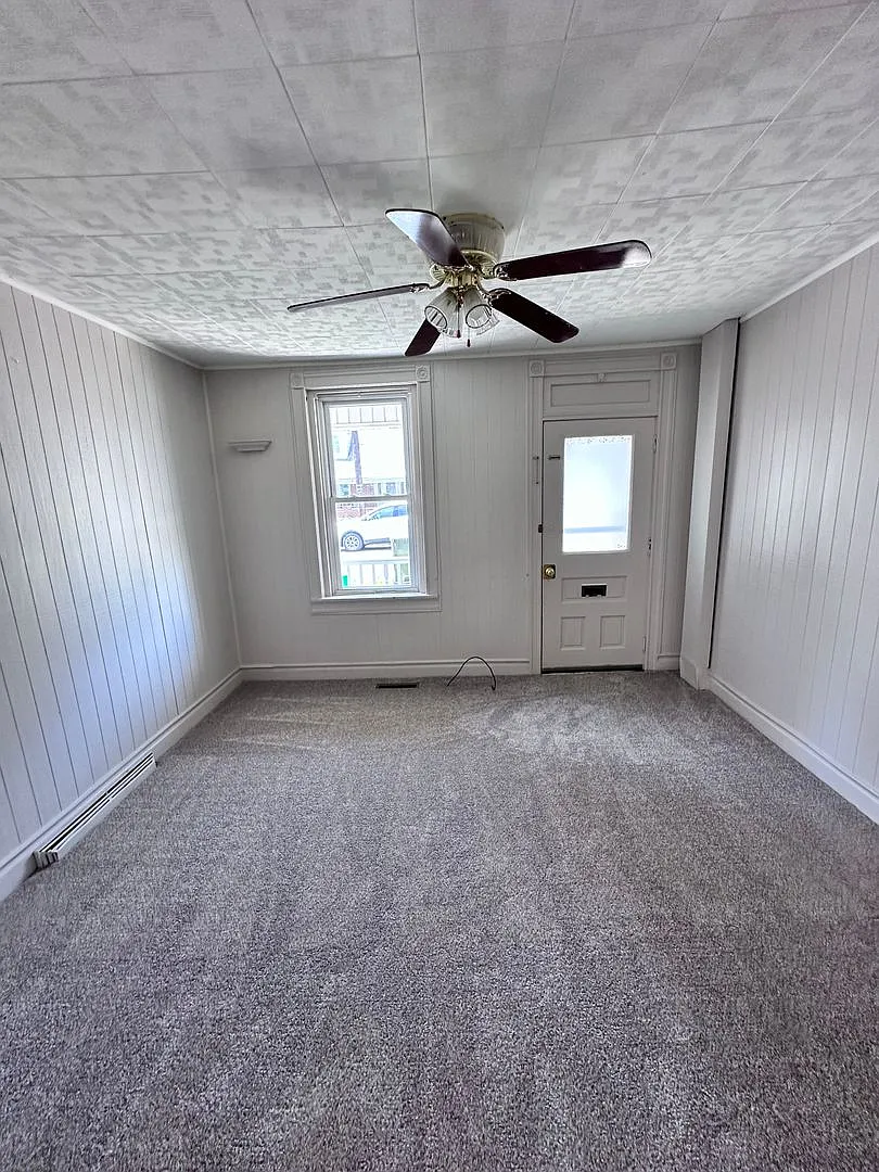 Cozy 3 Bedroom Home in Lebanon with Central Air! — Photo 4
