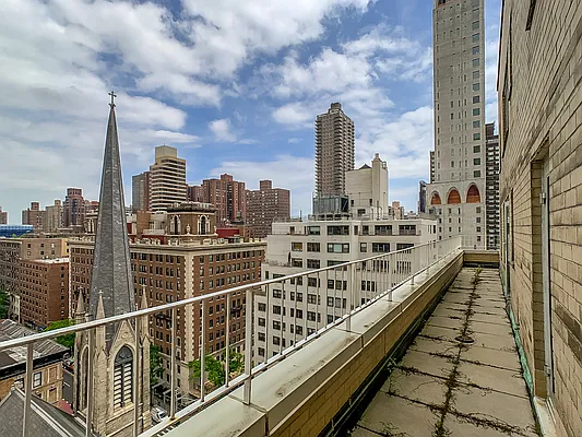 Rented by Halstead Real Estate | media 37