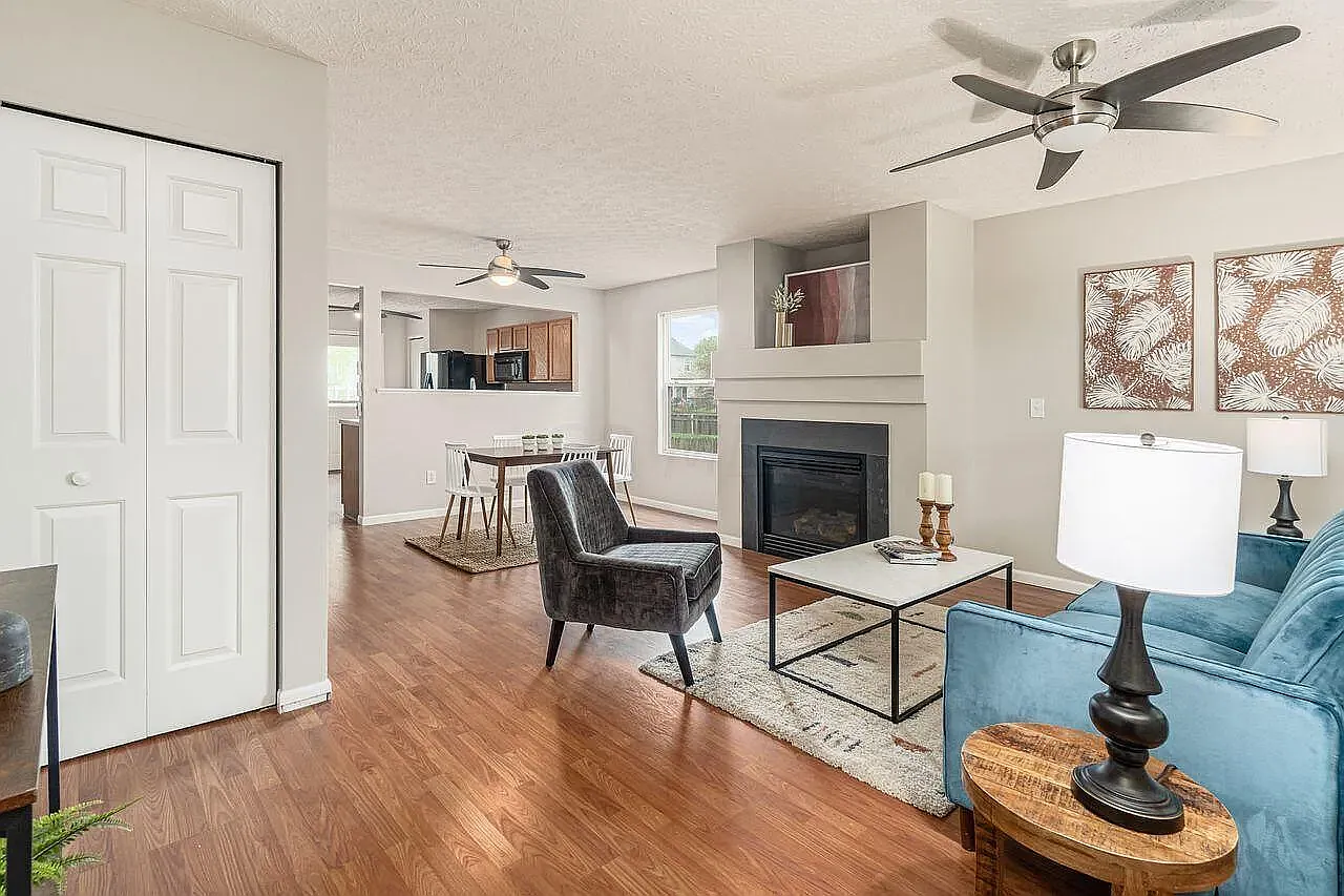 3 bed, 2.5 bath, 1700 sqft, $2,350 — Photo 3