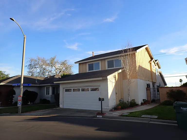 7846 Connie Dr — Photo 1