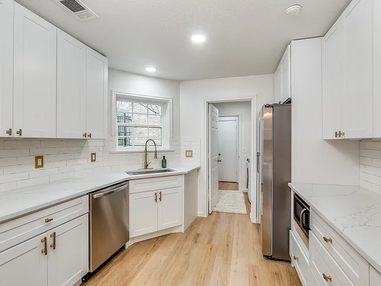 9130 Valley Chapel Ln — Photo 18