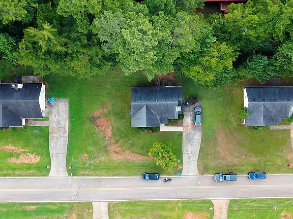 2nd image of 253 Nancy St