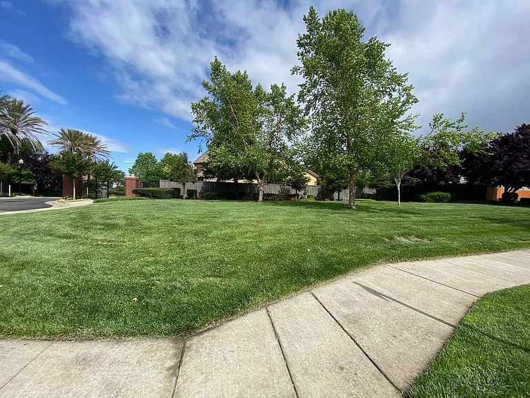 3530 Callison Dr — Photo 42