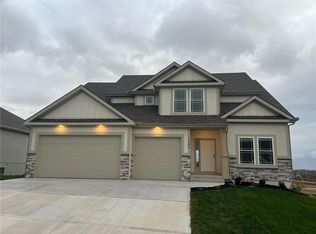 1972 Longview Dr, Liberty, MO 64068