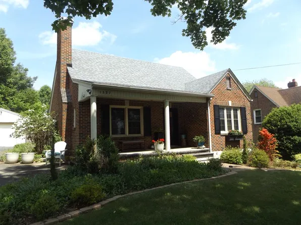 1327 N Main St, Hillsville, VA 24343