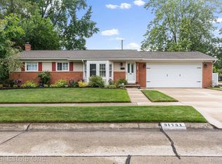 31731 Gable St, Livonia, MI 48152