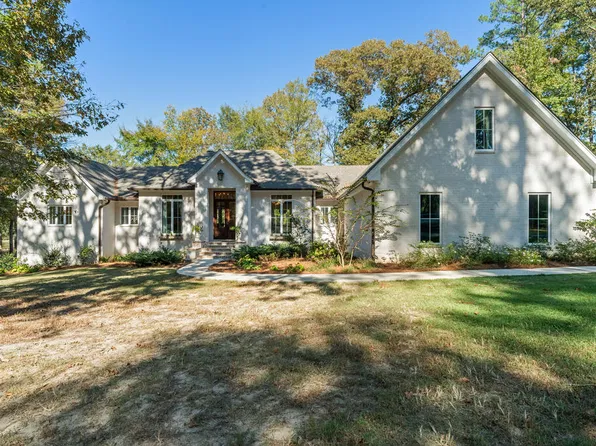 136 Hillwood Ln, Laurel, MS 39443