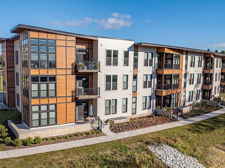 Caroline Heights Apartments — Photo 16