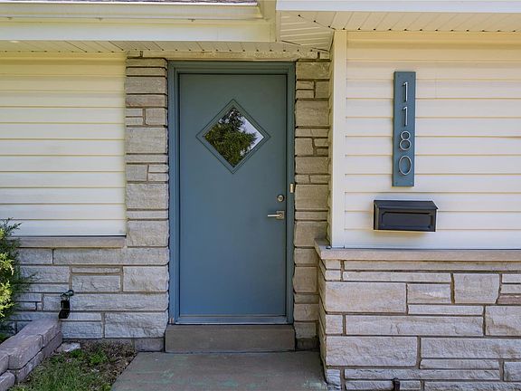 4th image of 1180 N Dickson St
