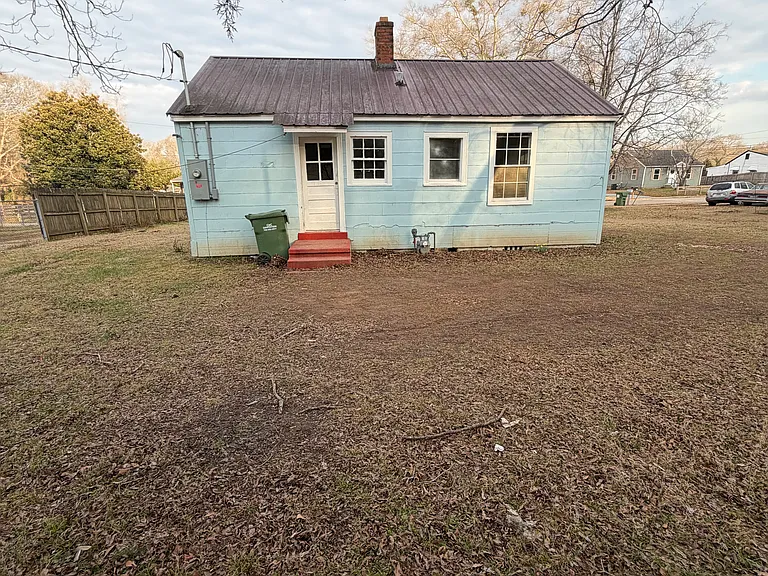 103 White St — Photo 2