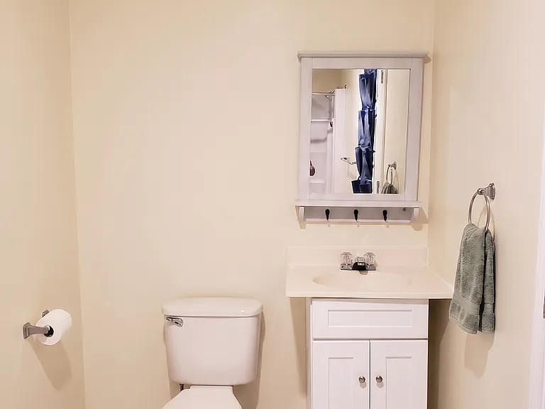103 Englewood Dr #2 — Photo 4